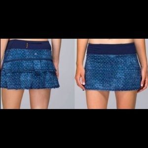 Lululemon Pace Setter Skirt Sz 10 in Excllnt Cndtn